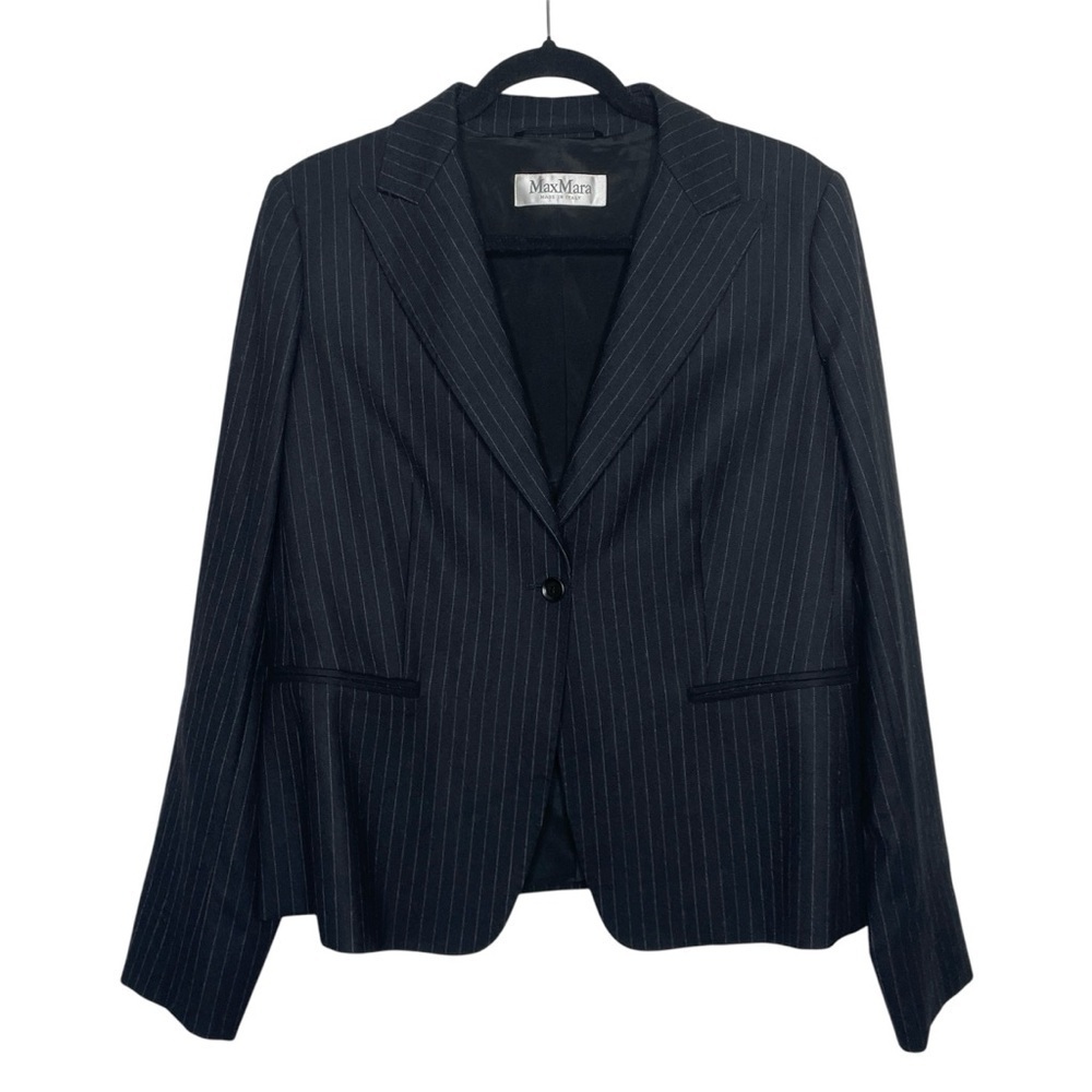 MaxMara Wool and Silk Blend Black Pinstripe Blazer Size 14 Career Wear
